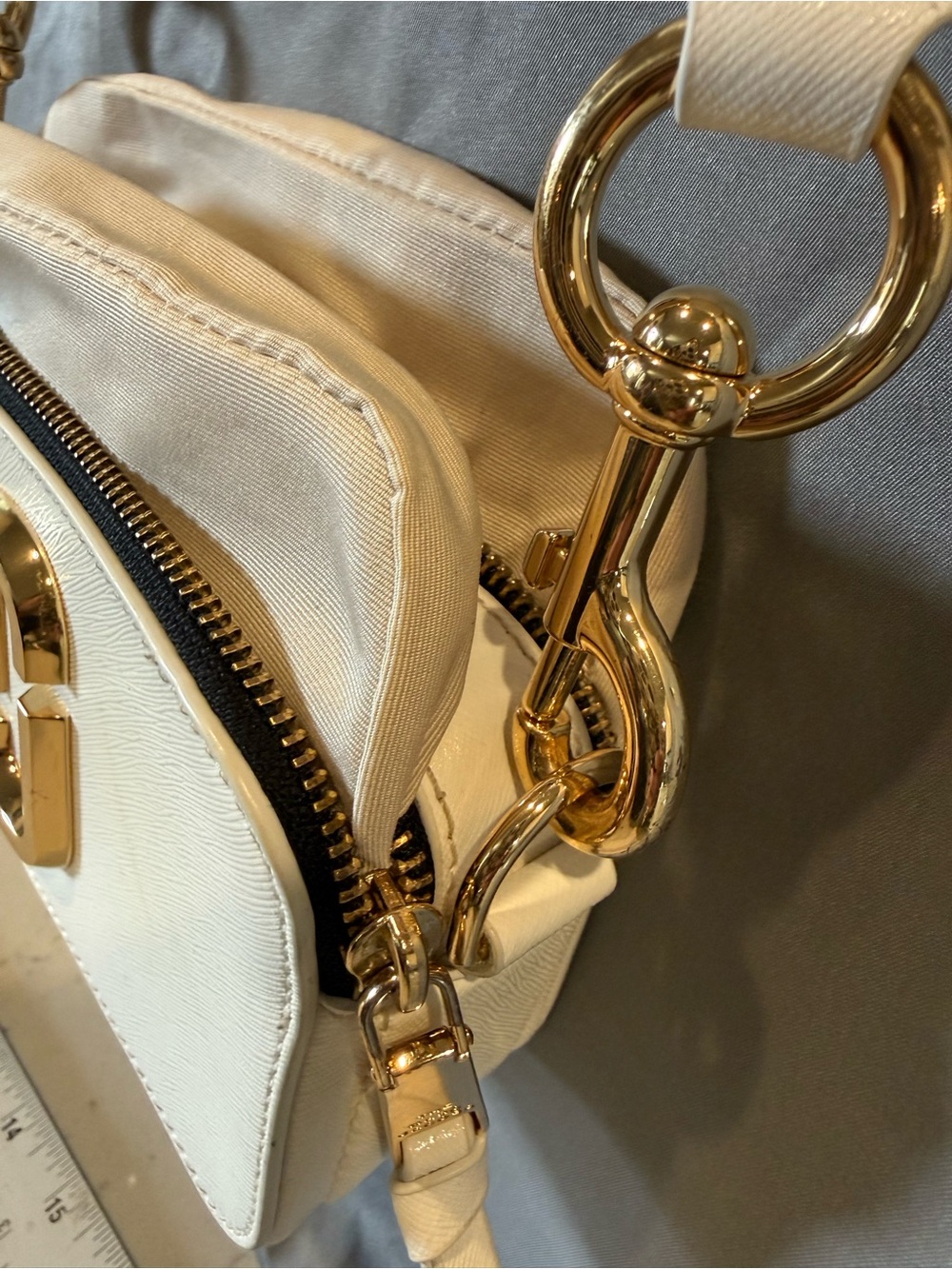 Marc Jacobs Cream Snapshot Crossbody with Red Polka Dot Strap - Picture 2 of 16